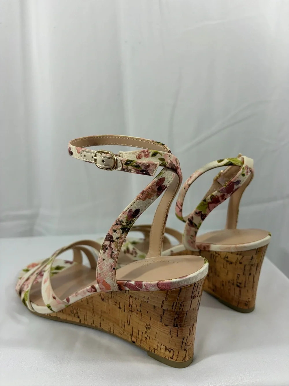 NWT Bandolino Women’s Size 7 Cream Pink Floral Ankle-Strap Wedge Heels